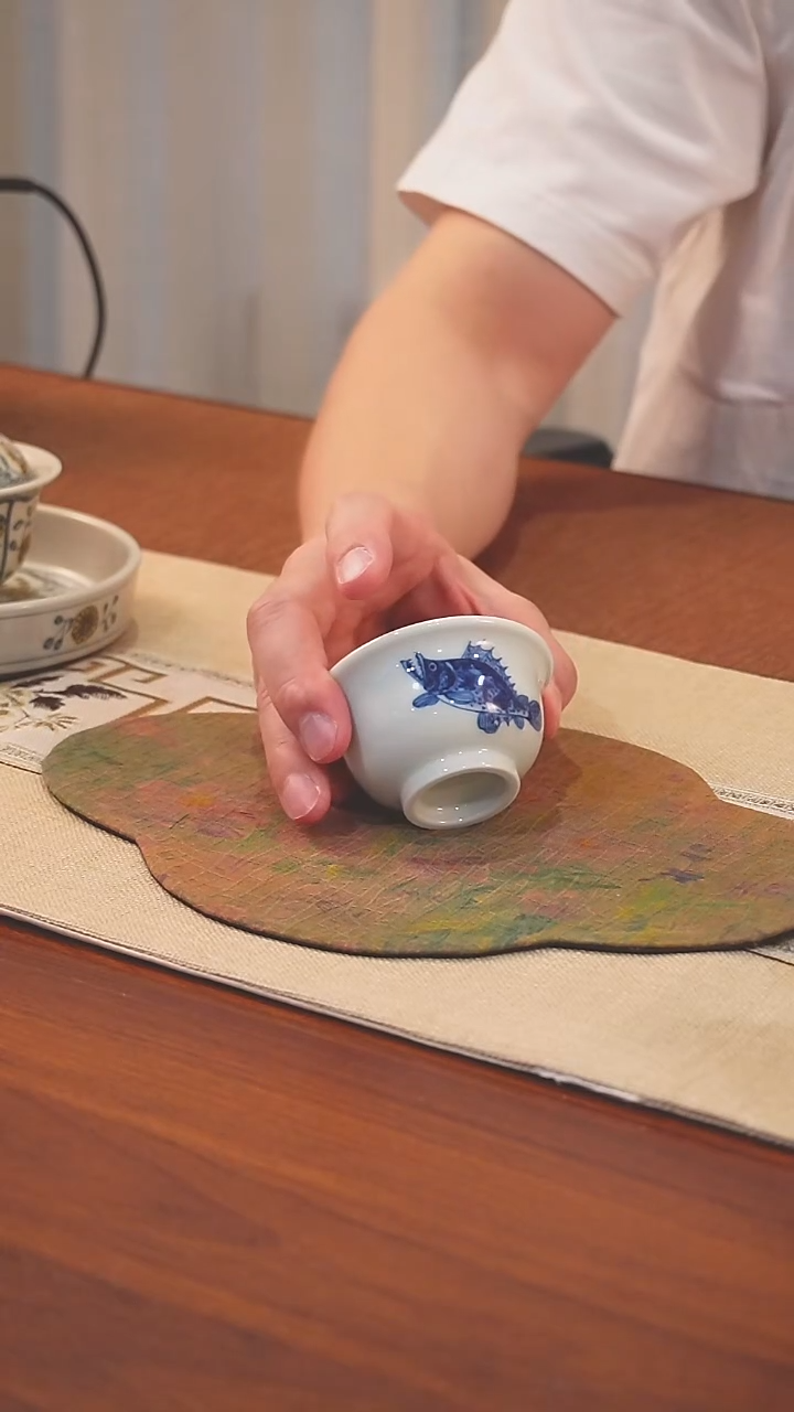 福利 青花鳜鱼 压手杯