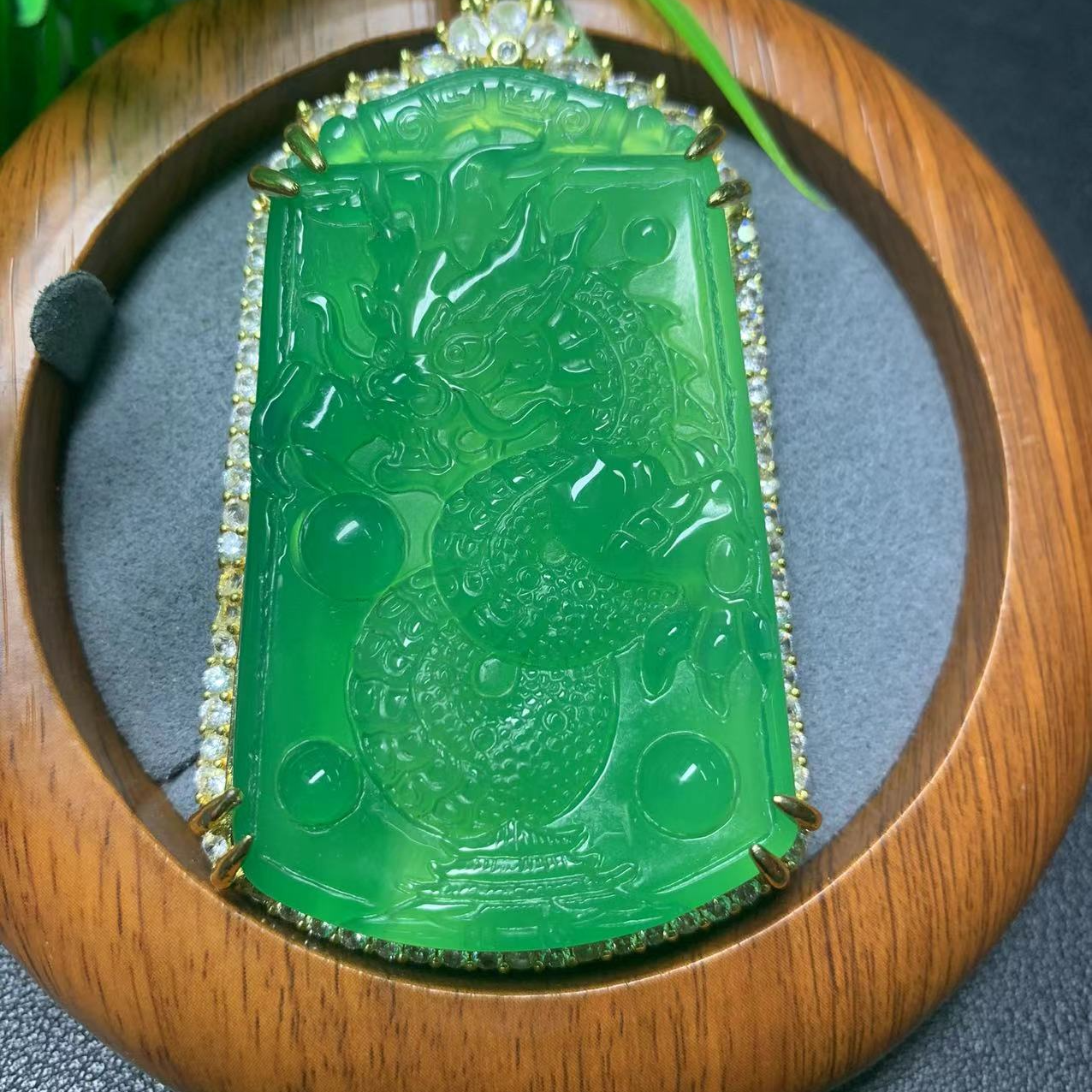 YS9088天然珠宝九色玄冰秦紫玉玛瑙帝王龙牌玛瑙颈饰