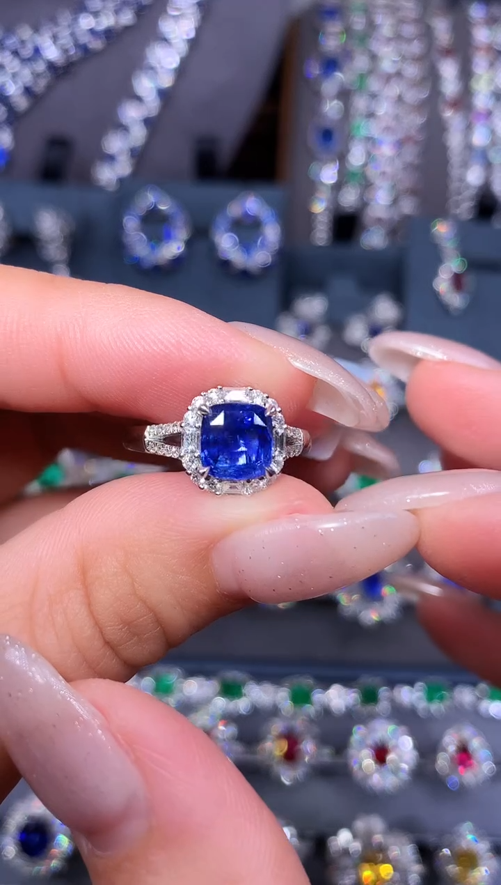 戒指蓝宝石18K金镶嵌2.19ct/GRC/皇家蓝