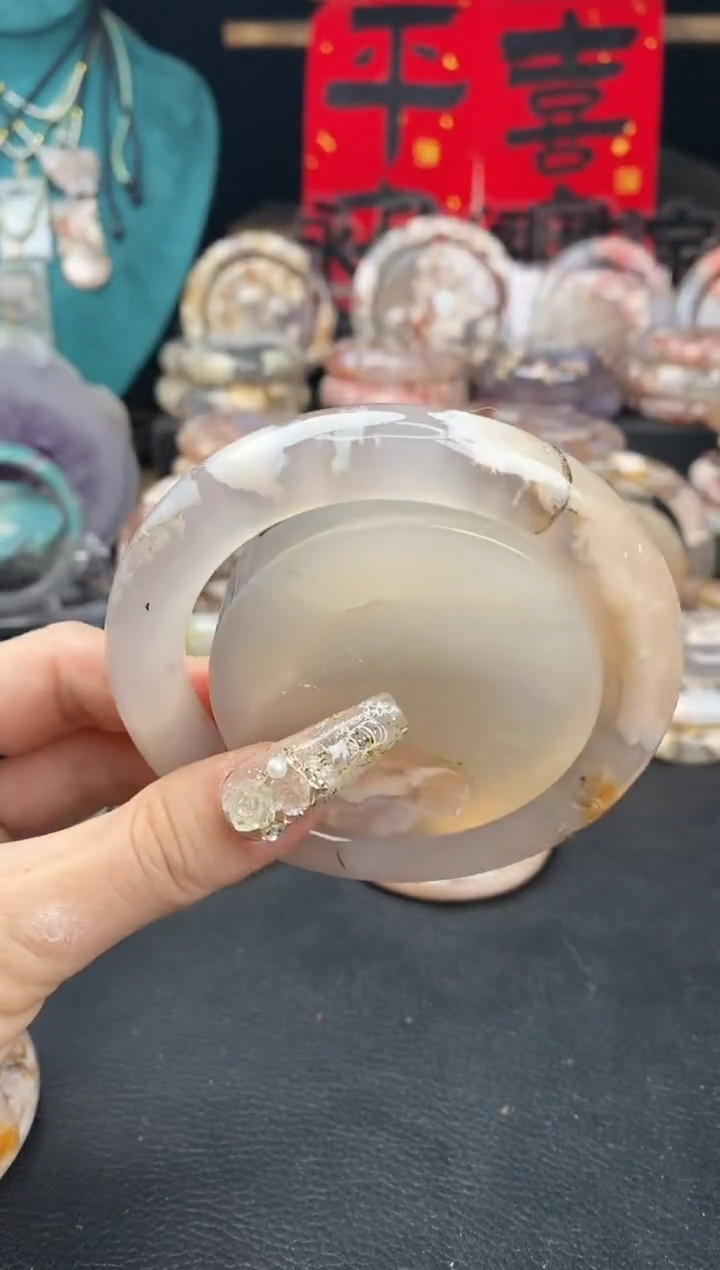 【闪购商品】石英质玉手镯（圆镯）未镶嵌61