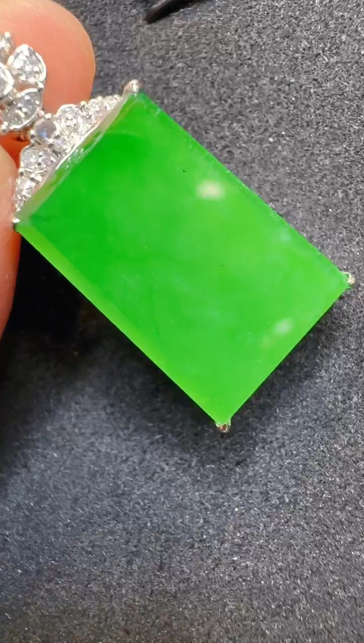 吊坠(不含链)18K金镶嵌翡翠多样性团购发一件