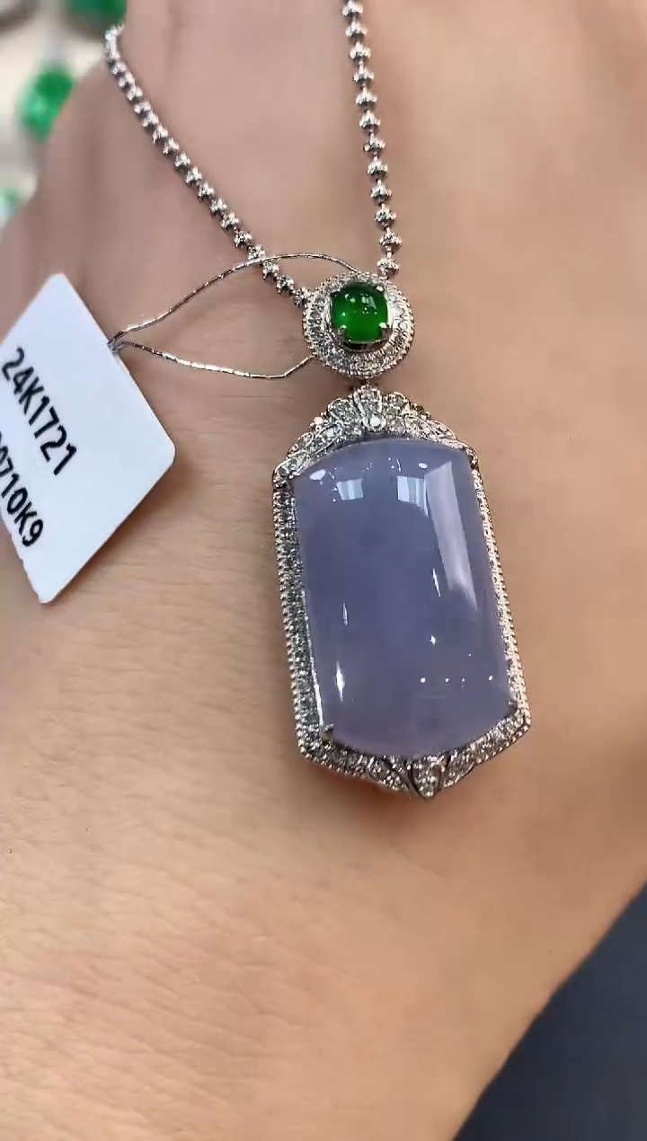 【闪购商品】翡翠吊坠(不含链)18K金镶嵌 C74有色差