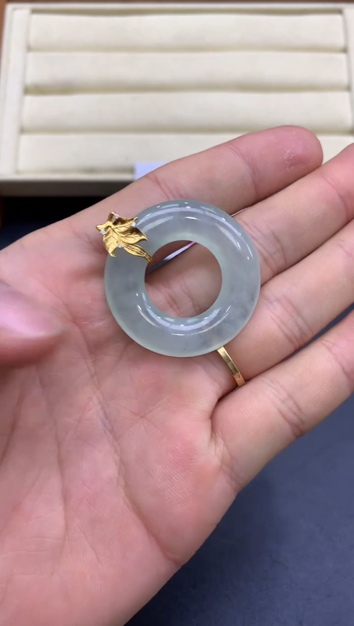 颈饰18K金镶嵌翡翠168-中国好珍宝