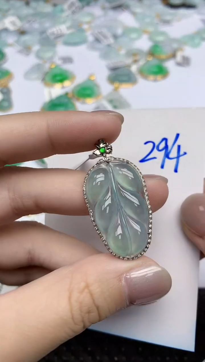 【闪购商品】翡翠颈饰18K金镶嵌天然翡翠A货