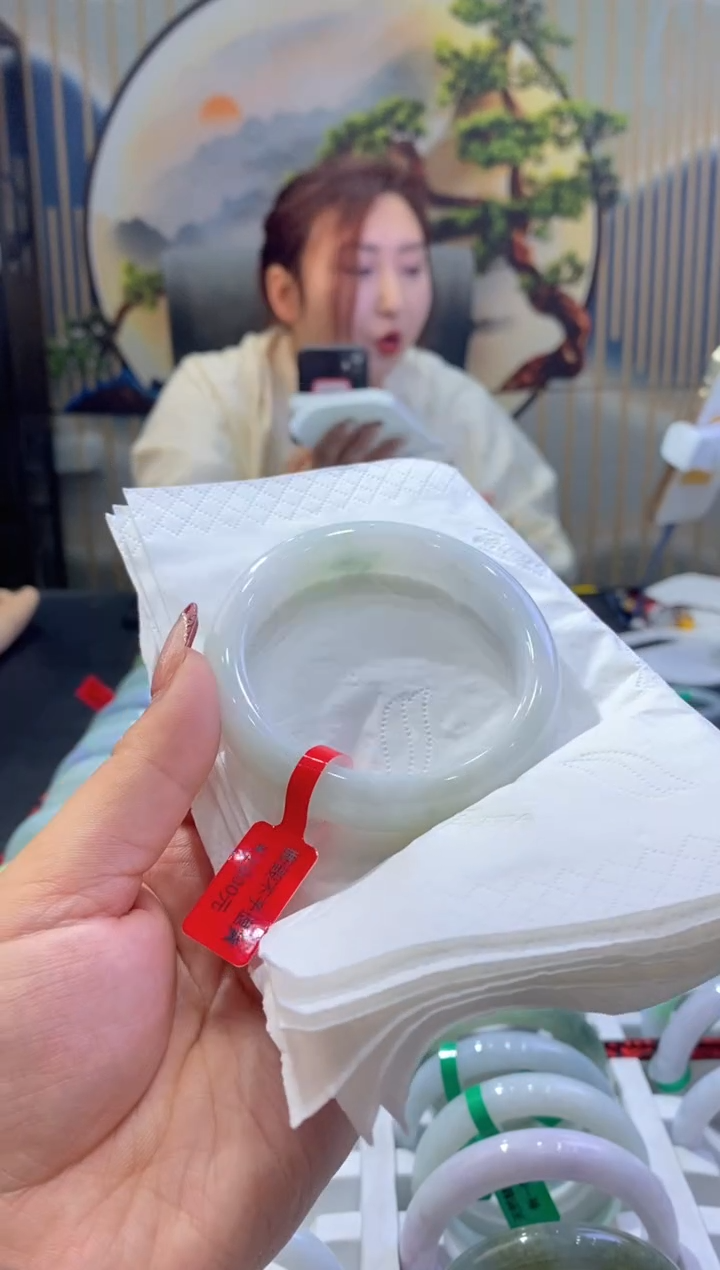【闪购商品】翡翠手镯未镶嵌00009085