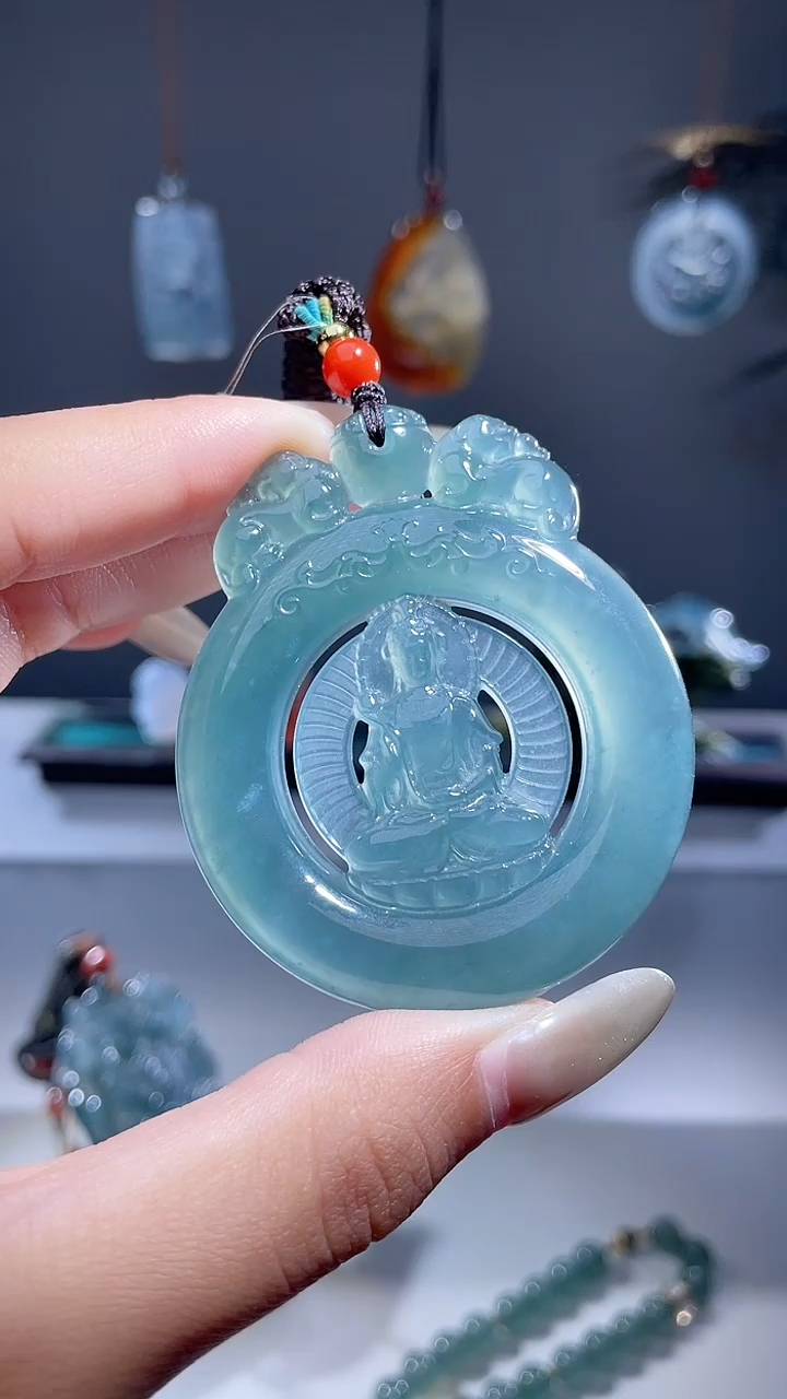 颈饰未镶嵌翡翠观音