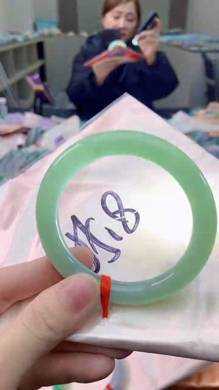 翡翠未镶嵌手镯0666376214