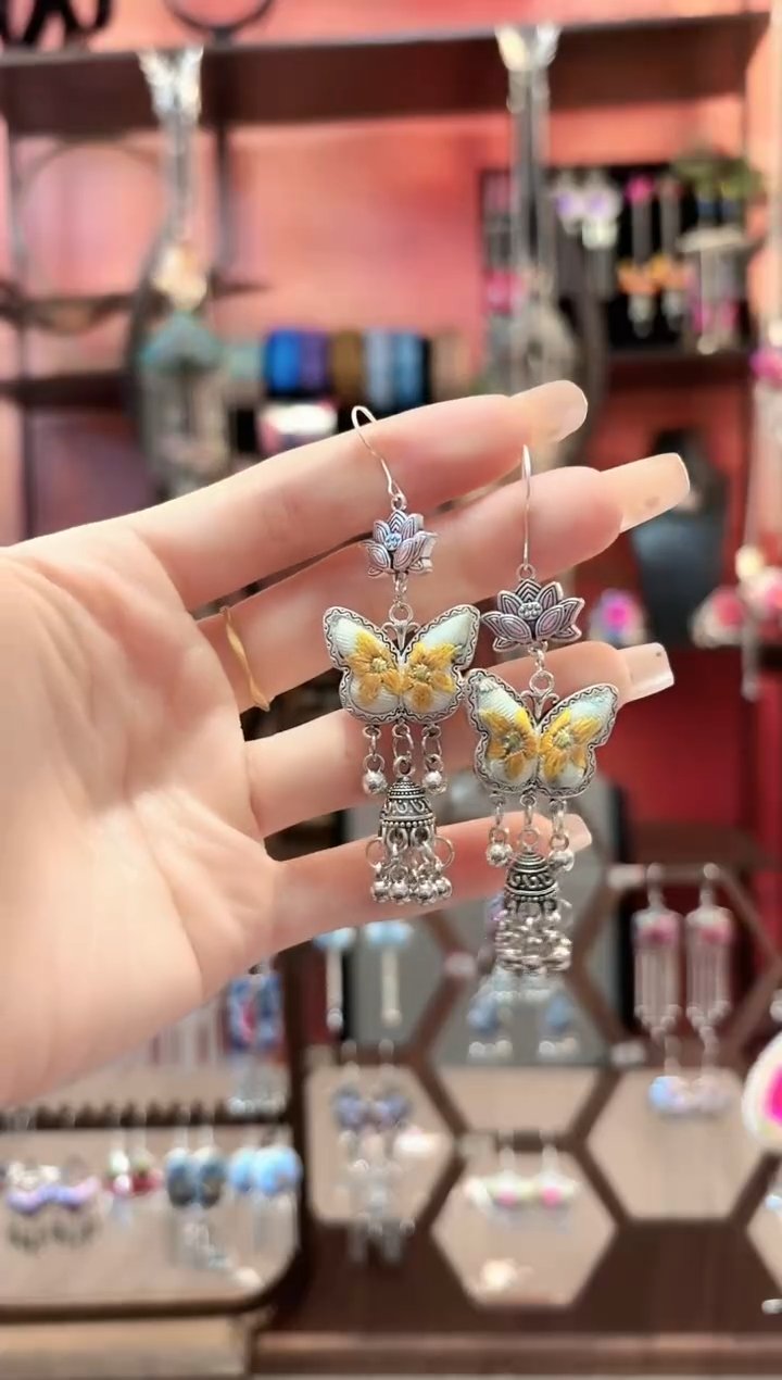 织绣云织谣民族风精美饰品 620