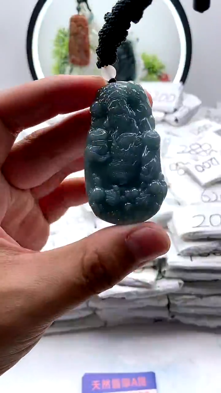 【闪购商品】翡翠颈饰未镶嵌财神