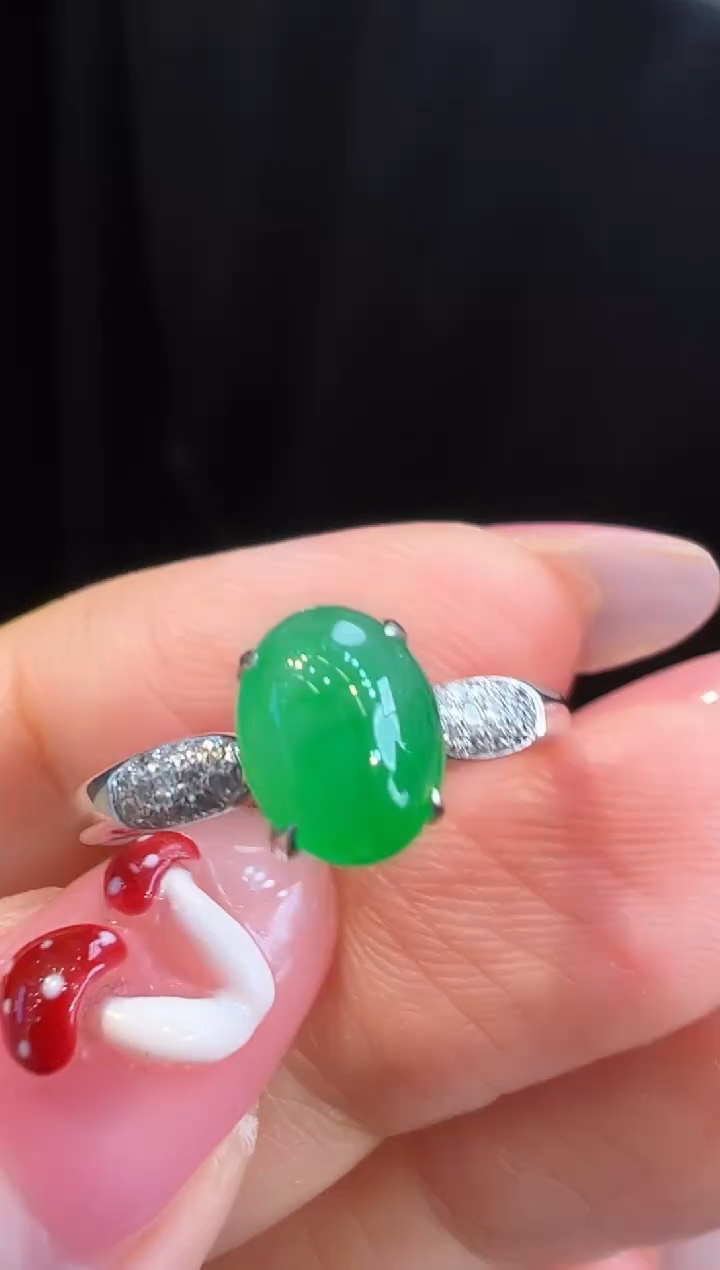 18K金镶嵌戒指翡翠戒指