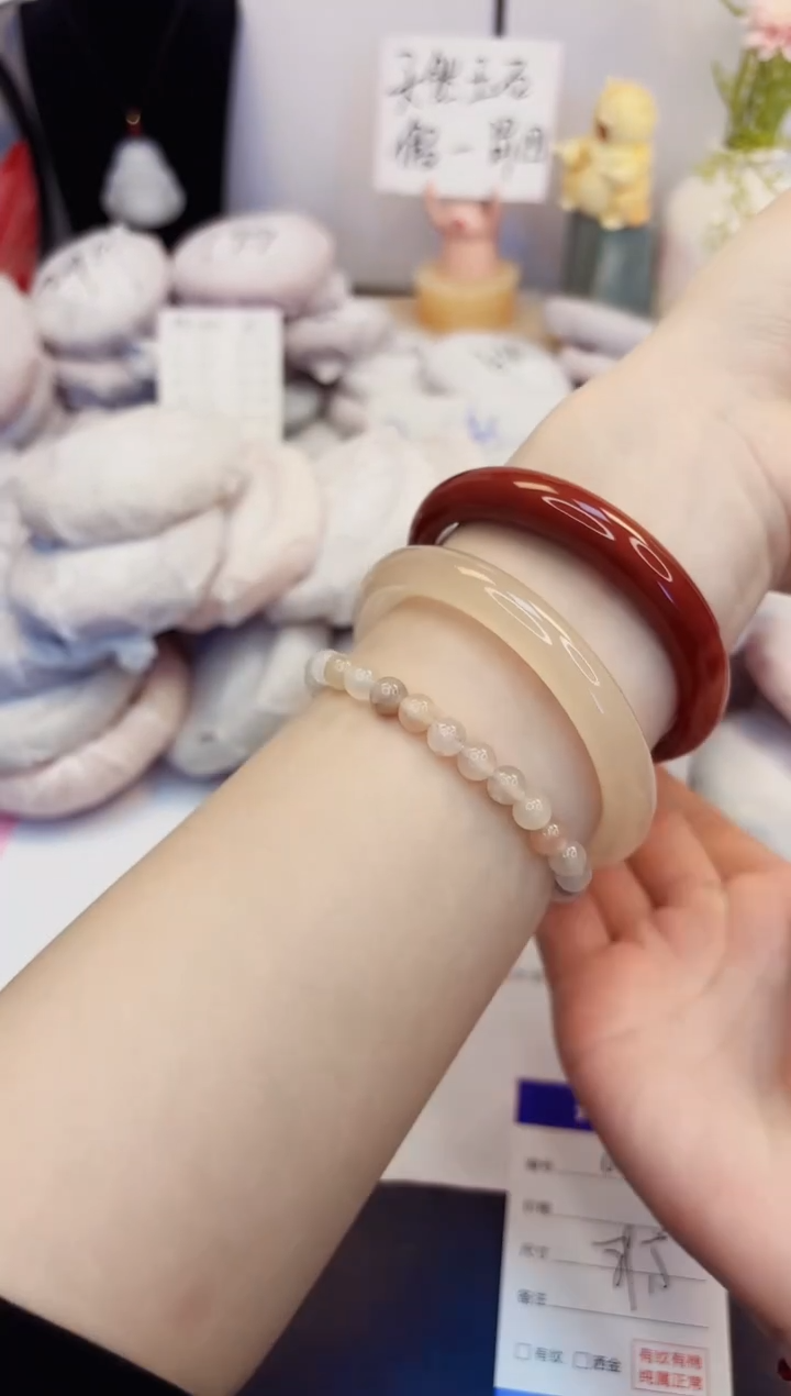 【闪购商品】石英质玉手镯未镶嵌57-玛瑙-圈口59