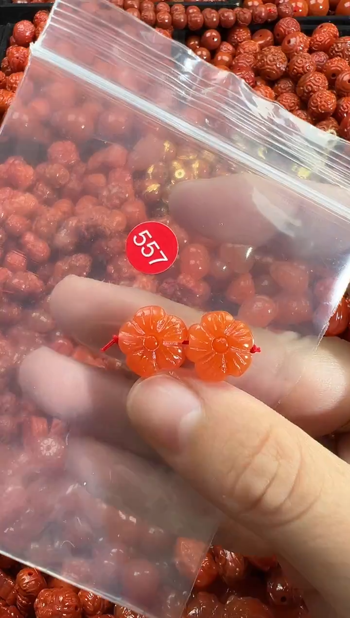 颈饰未镶嵌南红玛瑙1