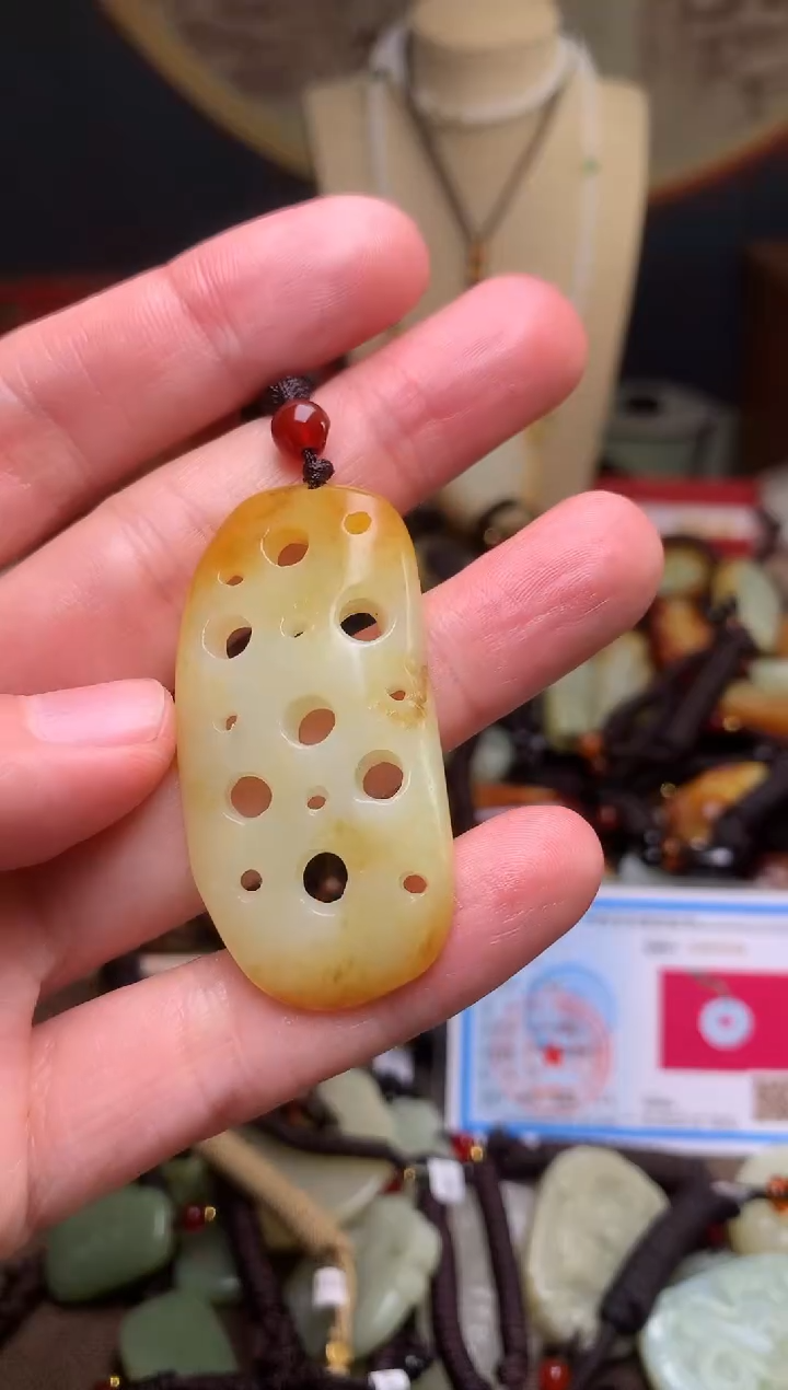 颈饰未镶嵌和田玉新疆料青海料清水和田玉吊坠