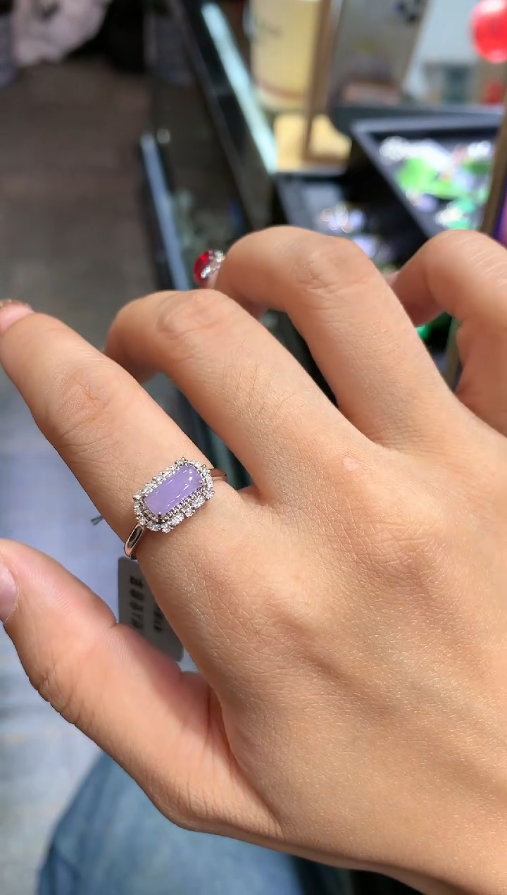 【闪购商品】翡翠吊坠(不含链)18K金镶嵌戒指