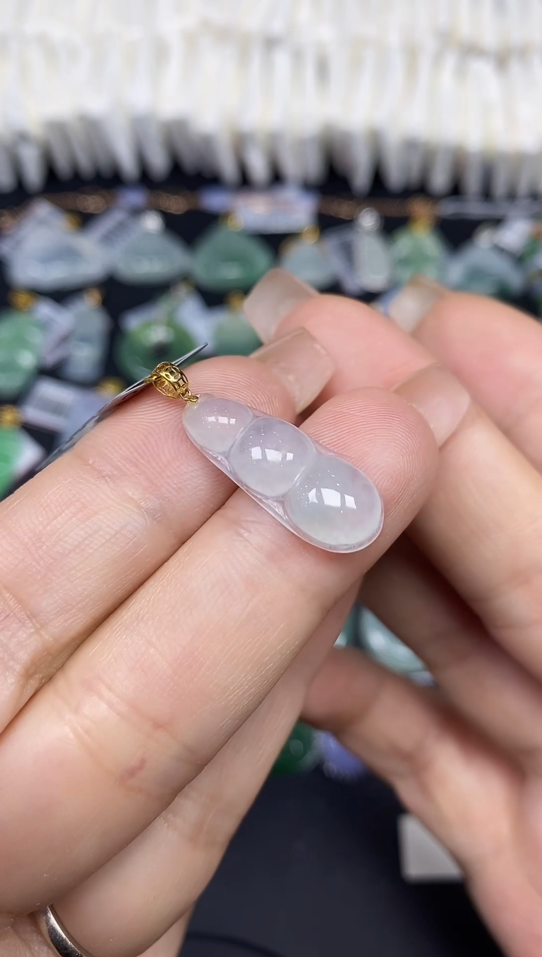 吊坠(不含链)18K金镶嵌翡翠豆子18K金扣镶嵌@@CMT