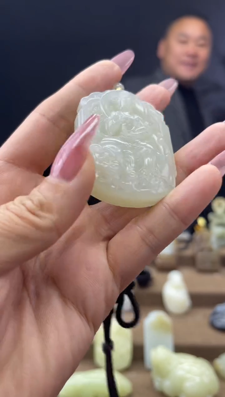 颈饰未镶嵌和田玉1