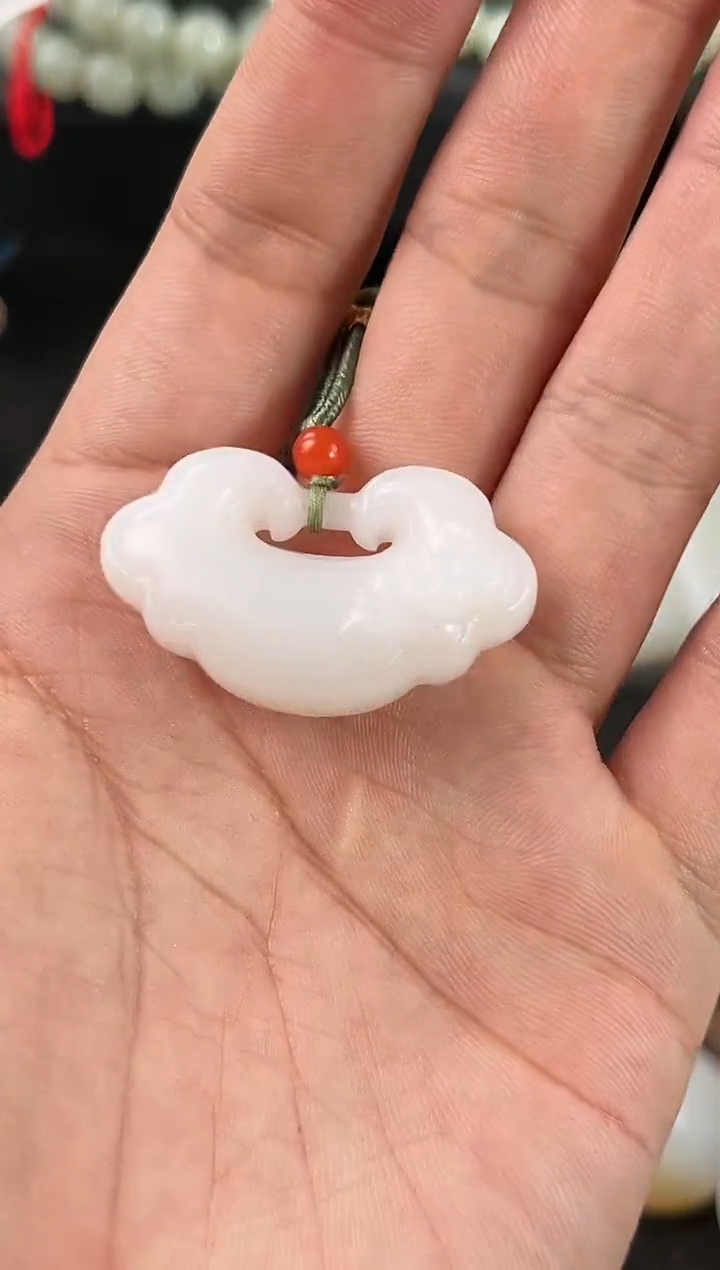 【闪购商品】和田玉挂件未镶嵌且末天泰白玉如意锁微色差