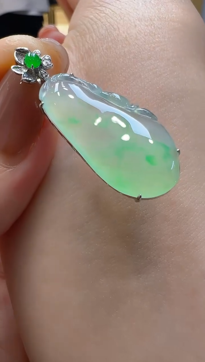 【闪购商品】翡翠18K金镶嵌吊坠(不含链)不含链多样性团购发一件