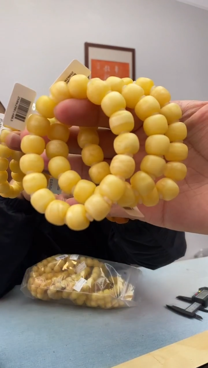 琥珀未镶嵌珠宝奇石假一罚十，永久原价包退多样性发一件024