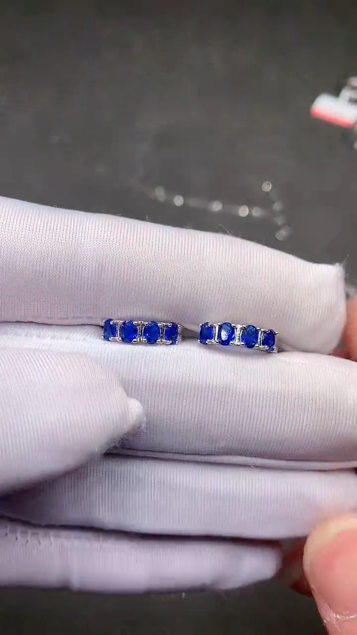 【闪购商品】蓝宝石耳饰银S925镶嵌.......