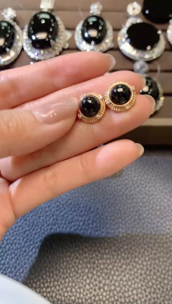 【闪购商品】翡翠耳饰18K金镶嵌A24墨翠