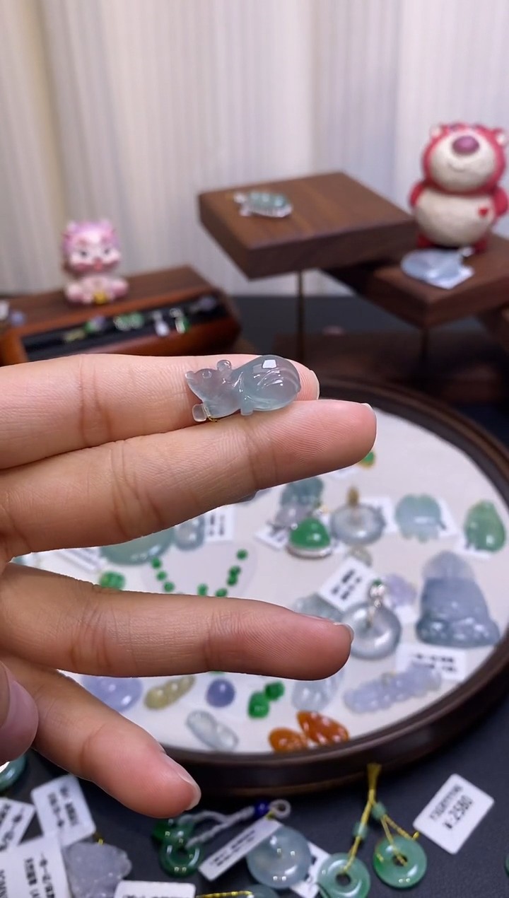 【闪购商品】翡翠颈饰未镶嵌老鼠