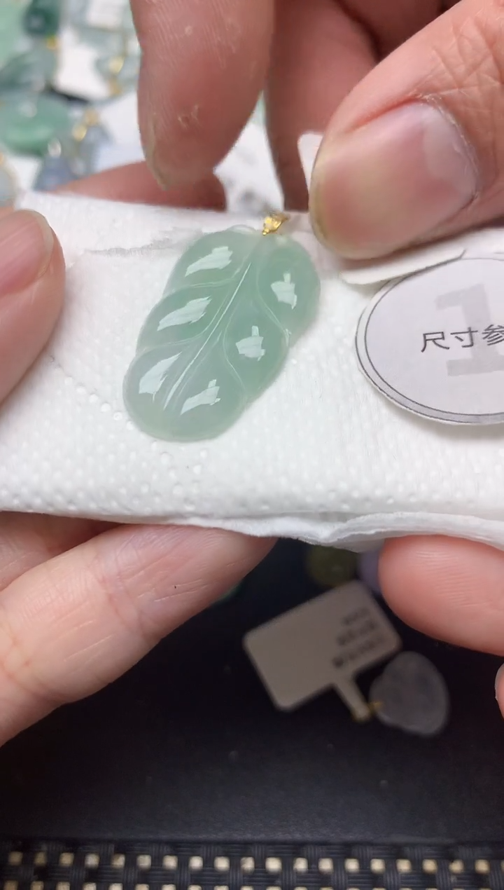 颈饰18K金镶嵌翡翠天然缅甸A货翡翠