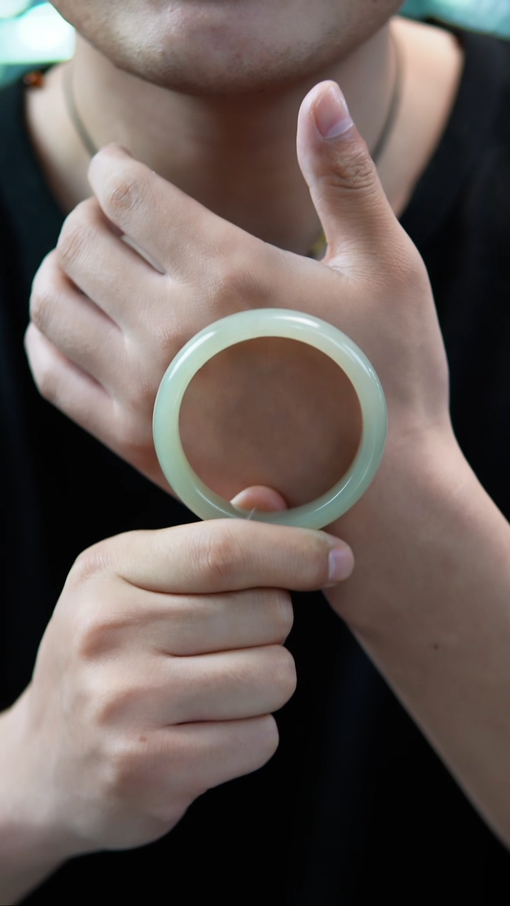 【闪购商品】和田玉手镯未镶嵌54-55圈口正装冰晴水手镯