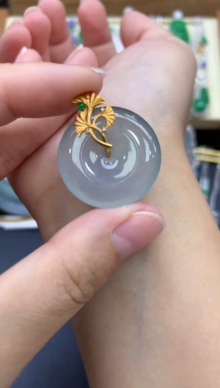 翡翠18K金镶嵌颈饰134-中国好珍宝