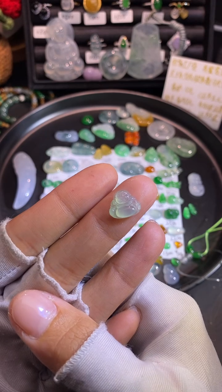 【闪购商品】翡翠挂件未镶嵌佛公