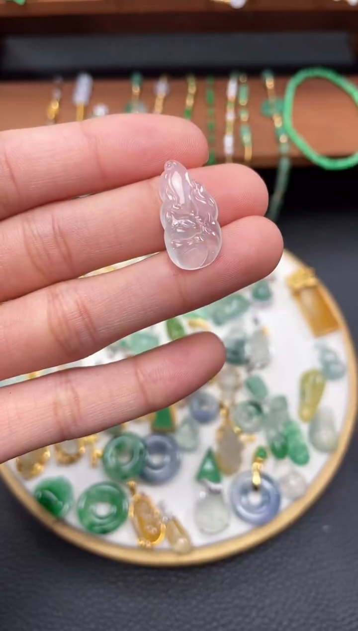 【闪购商品】翡翠吊坠(不含链)未镶嵌一个   JK285