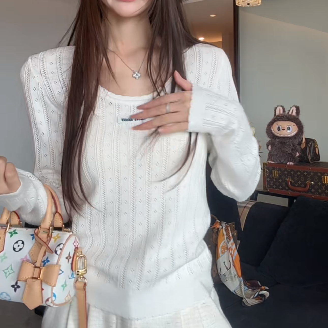 潇潇# 基础法则～25秋冬设计感镂空修身显瘦U领针织打底