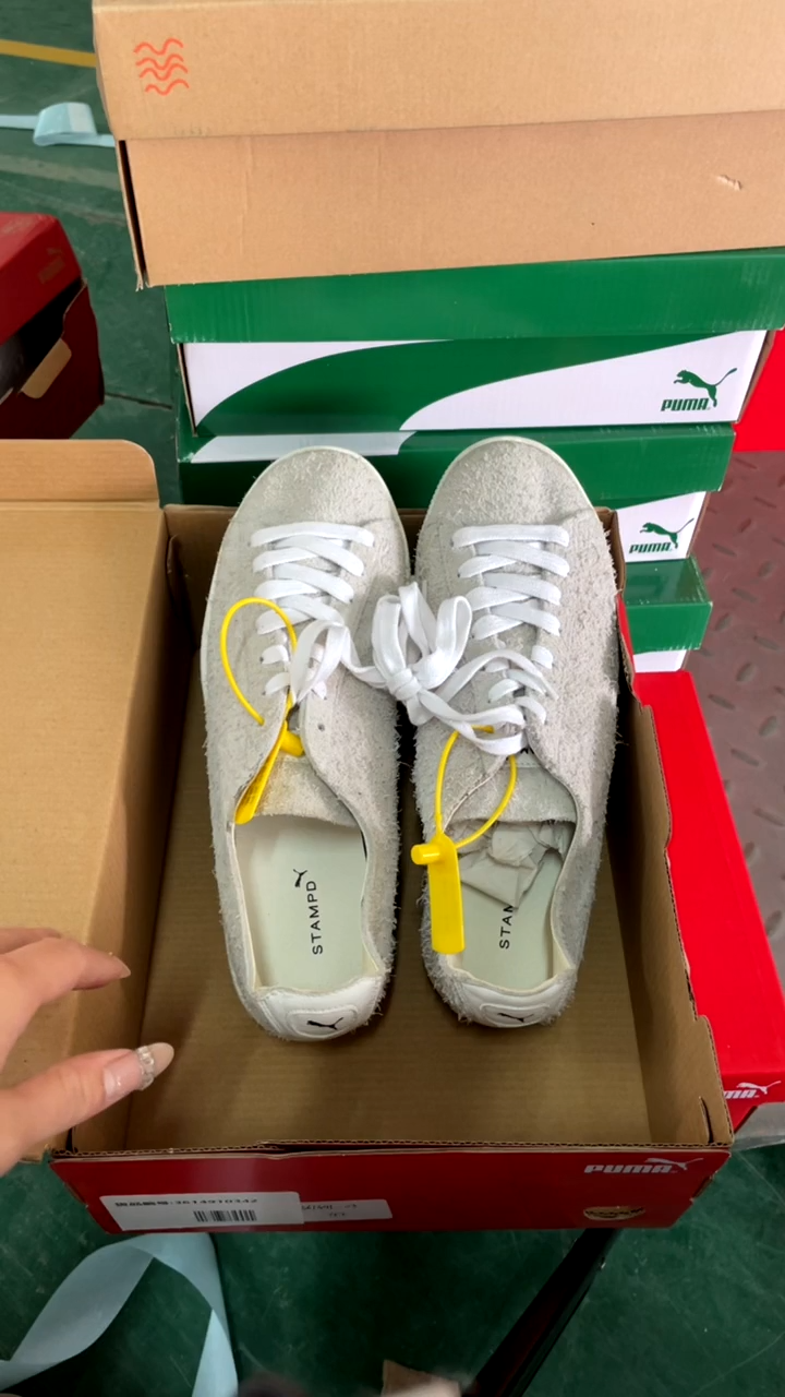 彪马时尚休闲运动鞋42M  NN61