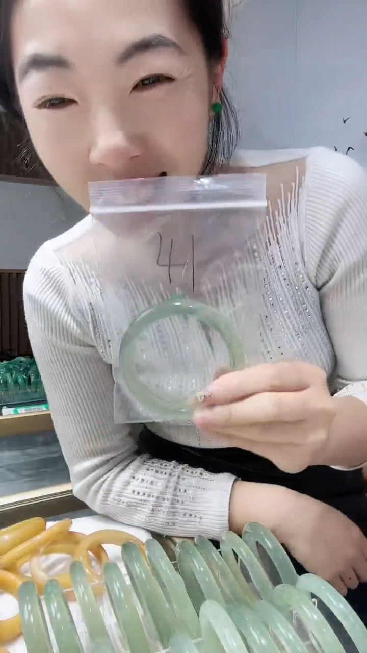 【闪购商品】岫玉手镯未镶嵌手镯63 圈口