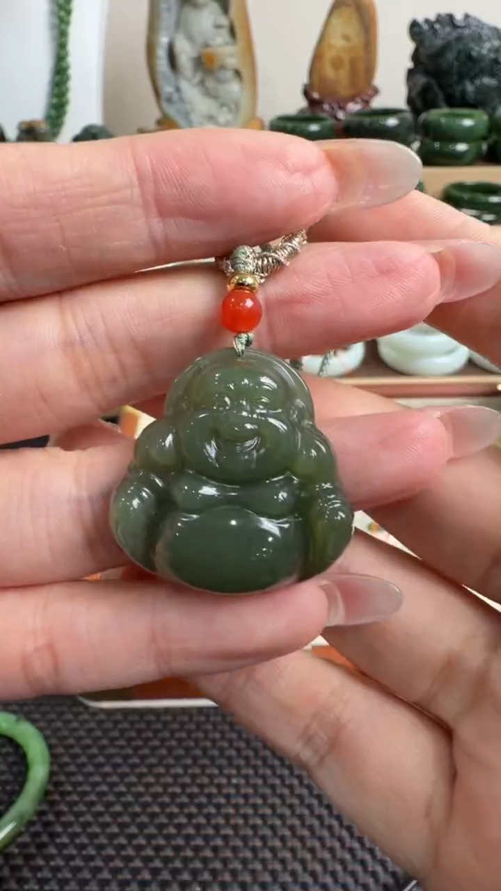 颈饰未镶嵌和田玉挂件