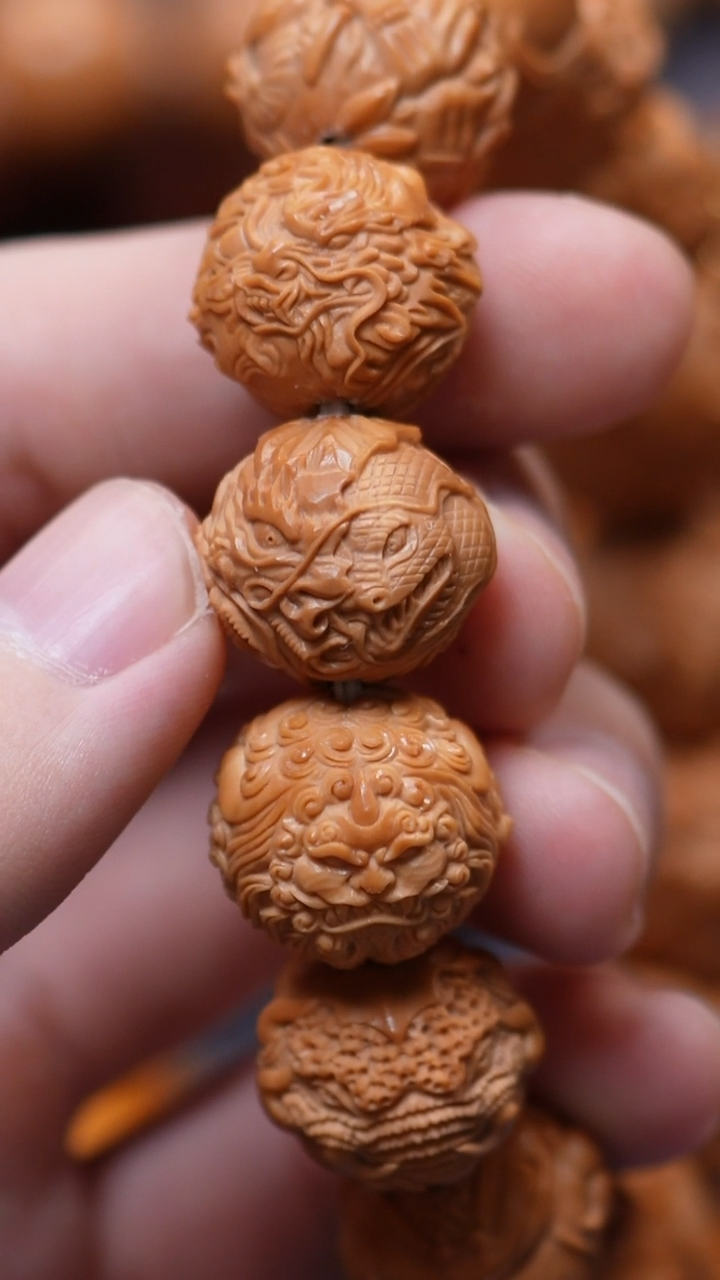 手串猴头核桃牛*王唯我独尊 核雕大满贯