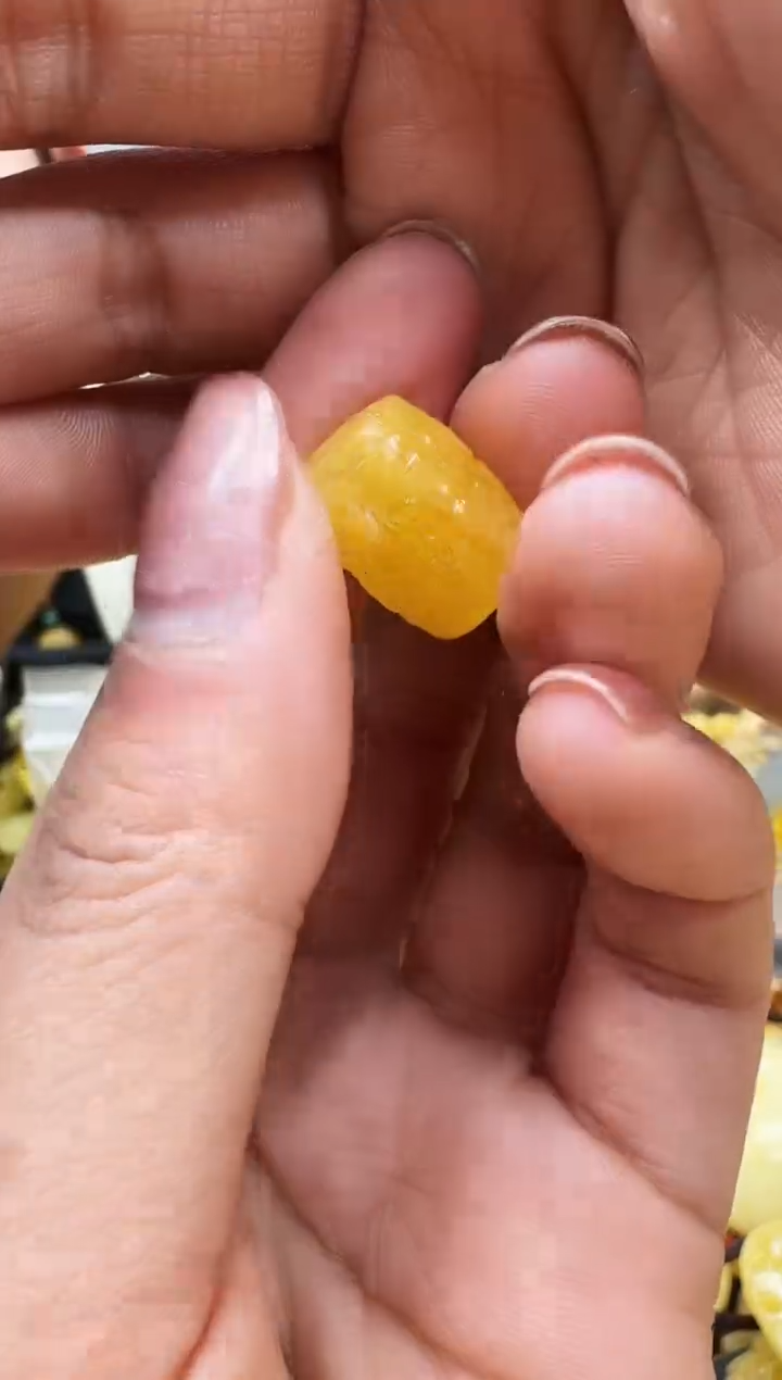 【闪购商品】琥珀裸石未镶嵌桶珠