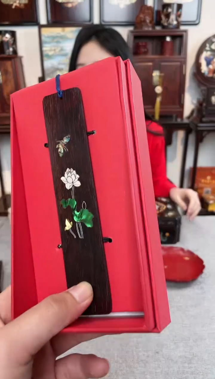 【闪购商品】紫檀木类成套家具书签
