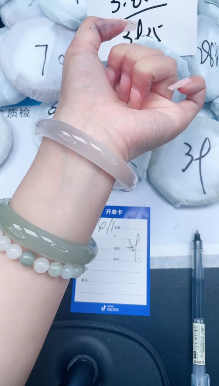 【闪购商品】石英质玉手镯未镶嵌471-59