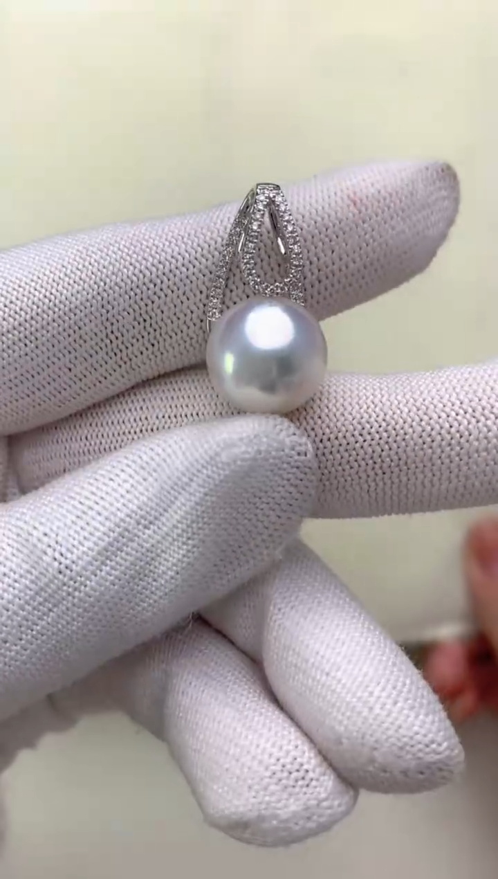 【闪购商品】海水珍珠项链18K金镶嵌13-14mm澳白吊坠