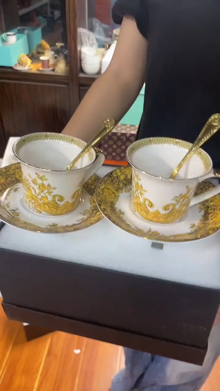 杯鸿辉家品牌瓷器，京东包邮！