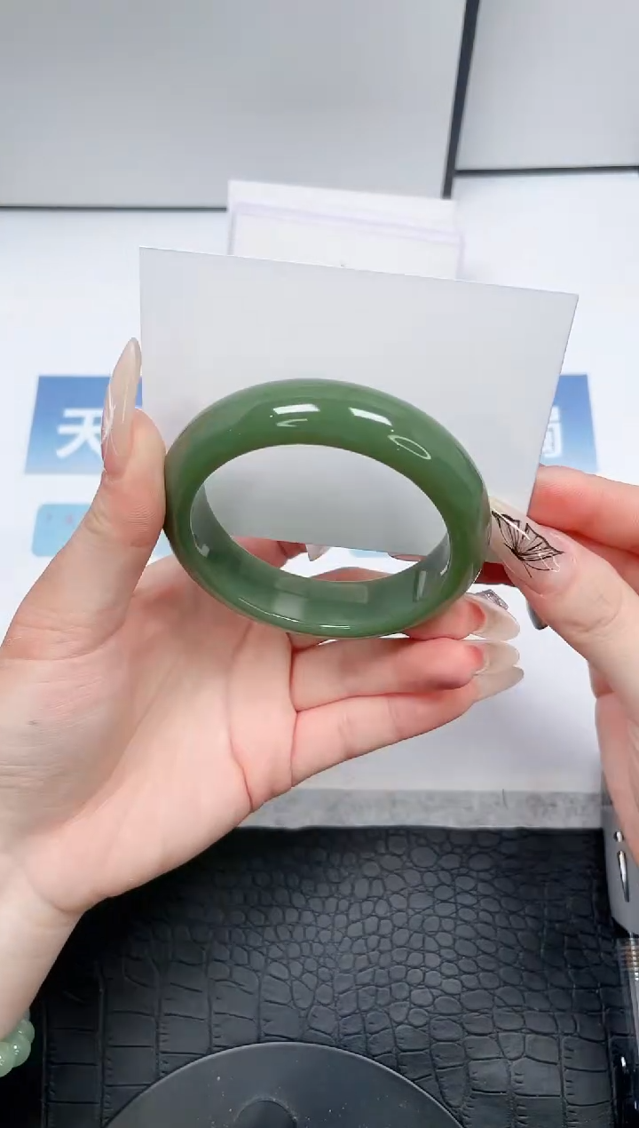 【闪购商品】石英质玉手镯未镶嵌360-55.7