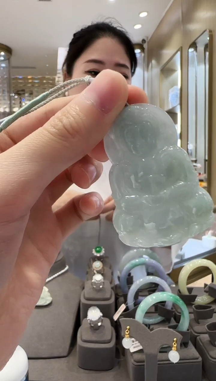 翡翠未镶嵌颈饰97