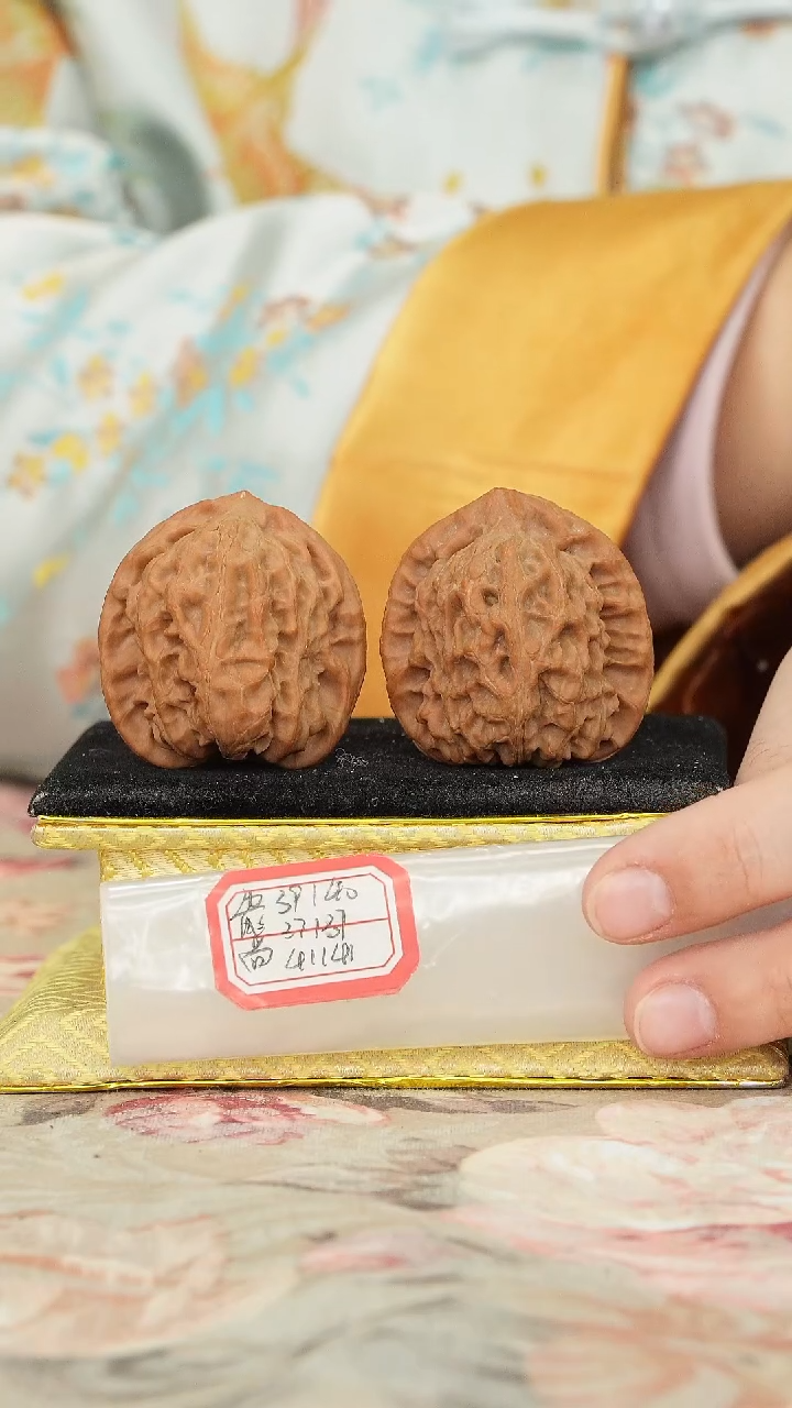 【闪购商品】文玩核桃把件非嫁接北京