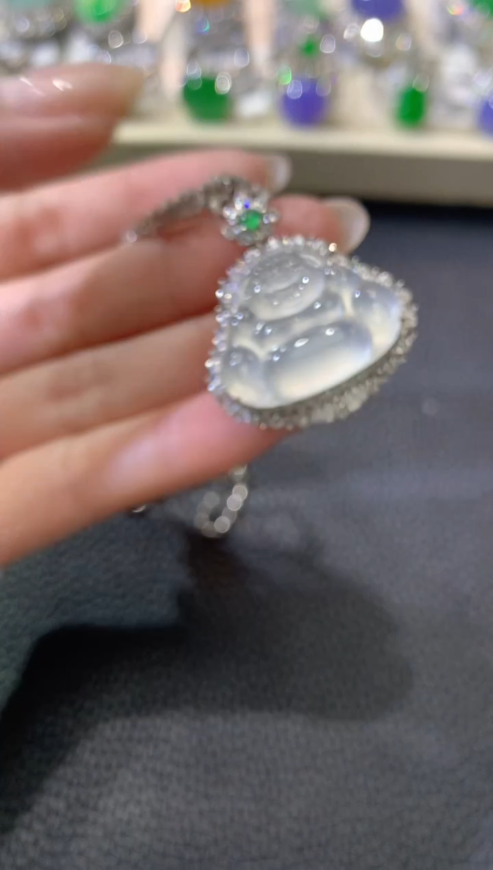 【闪购商品】翡翠吊坠(不含链)18K金镶嵌C9