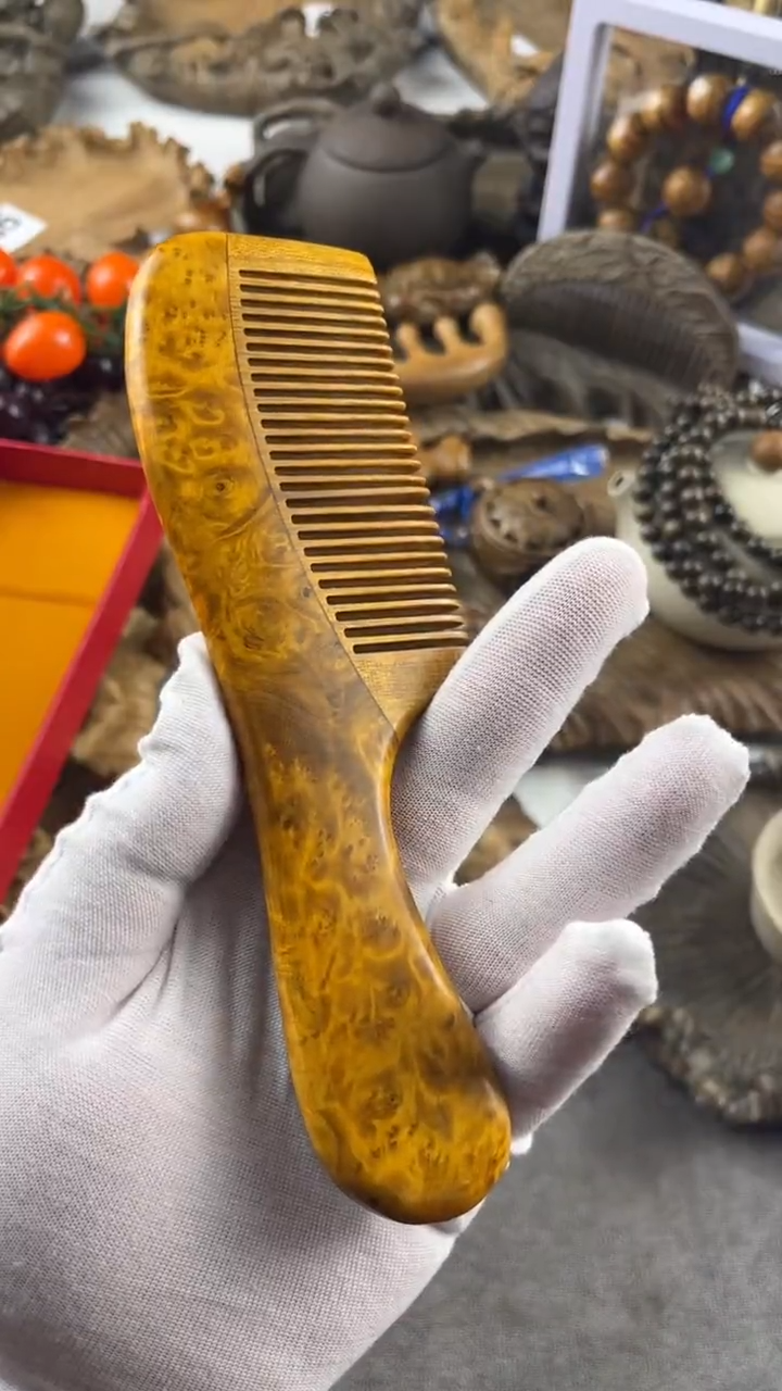 【闪购商品】金丝楠金丝楠满瘤花纹梳子