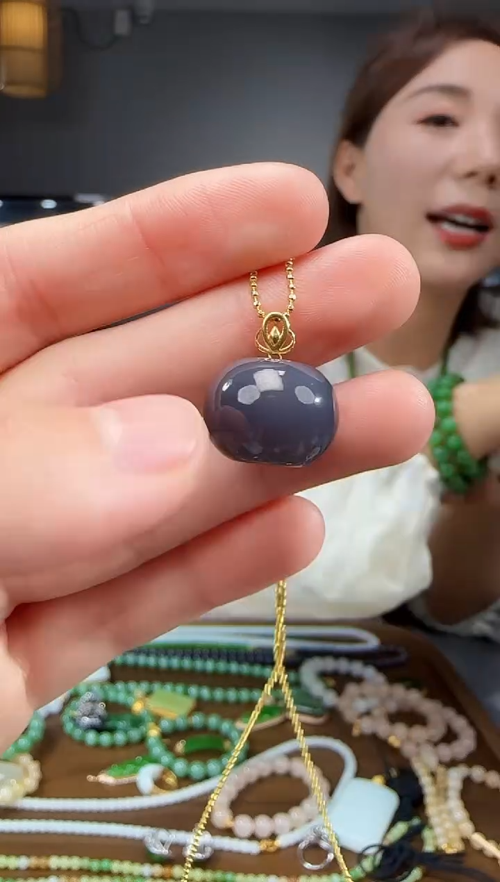 和田玉18K金镶嵌吊坠(不含链)1