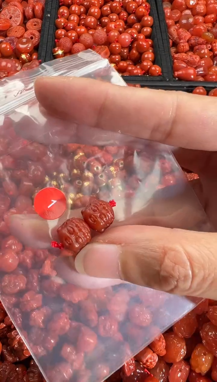 【闪购商品】南红玛瑙颈饰未镶嵌1