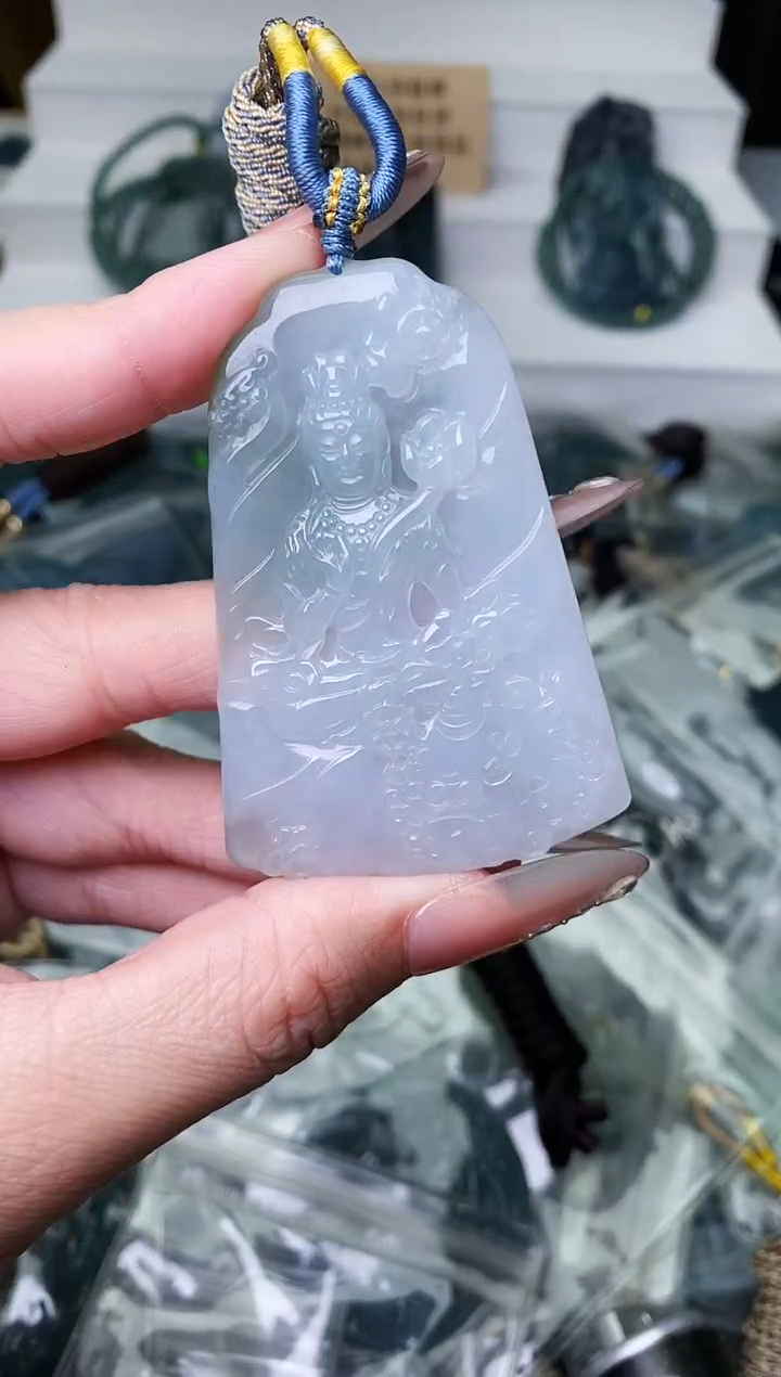 颈饰未镶嵌翡翠 