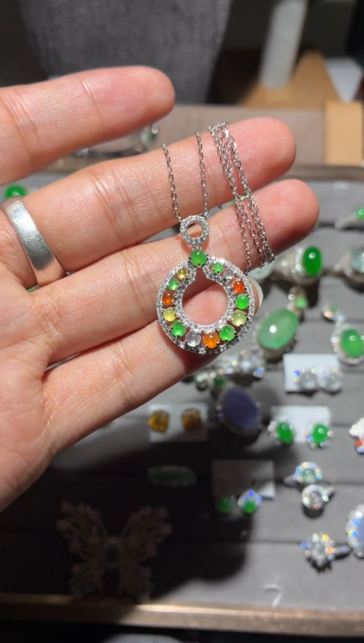 颈饰银S925镶嵌翡翠全量